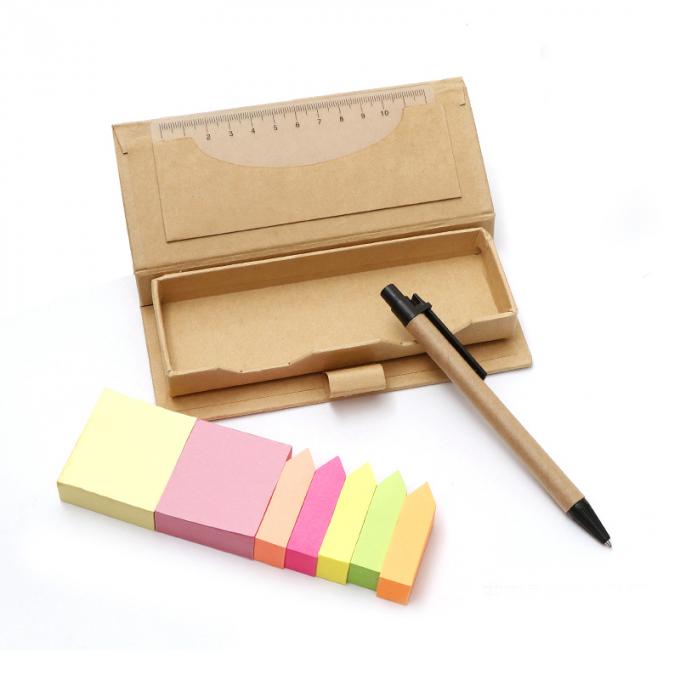 Anunciando o caderno pegajoso amigável do papel de embalagem do eco com pena