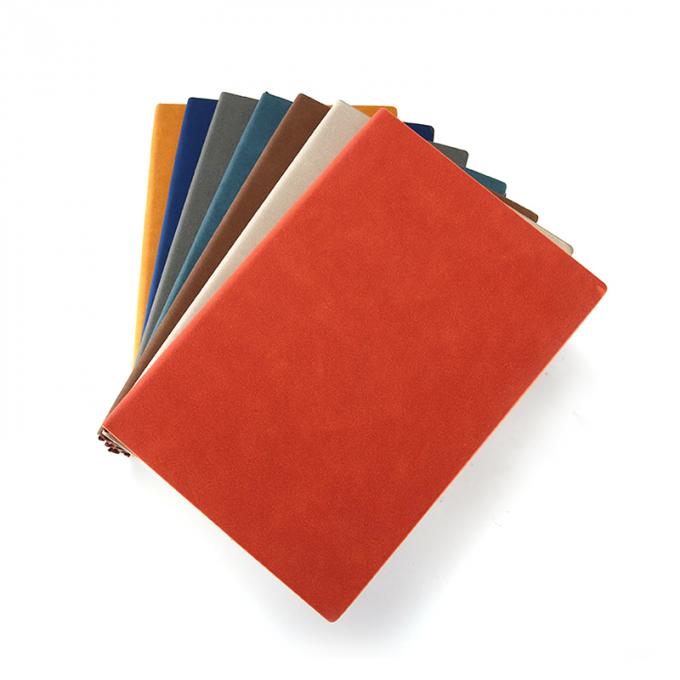 O diário portátil do plutônio do presente do negócio gravou o caderno A5 com grupo da pena