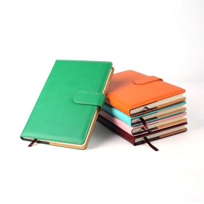 O diário portátil do plutônio do presente do negócio gravou o caderno A5 com grupo da pena