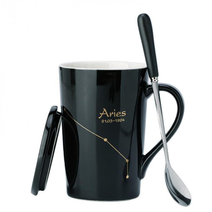 O costume de alta qualidade imprimiu 12 copos cerâmicos da secadora de roupa do café das canecas da constelação com o resíduo metálico do drinkware da tampa e da colher multi-colorido